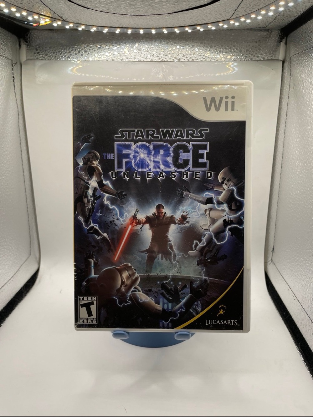 Nintendo Wii Star Wars: The Force Unleashed – Black & Blue Cover
